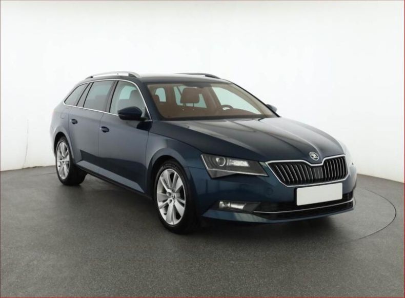 Škoda Superb - hlavní foto