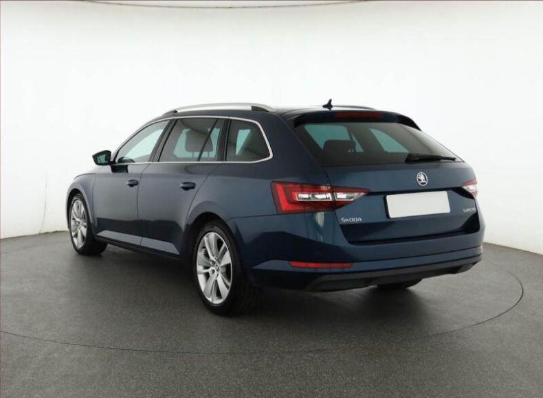 Škoda Superb - hlavní fotka