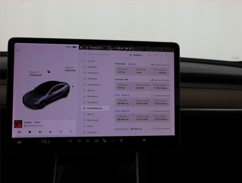 Tesla Model 3 - hlavní fotka inzerátu