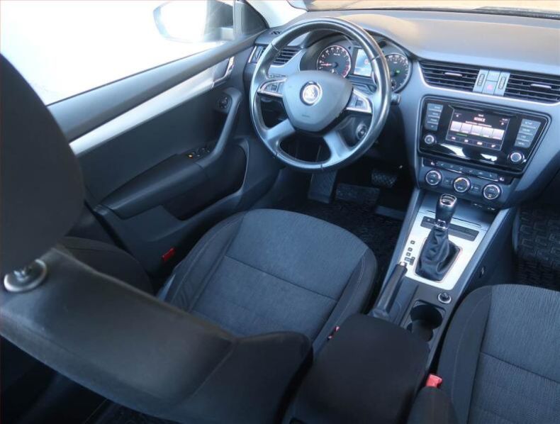 Škoda Octavia - hlavní fotka