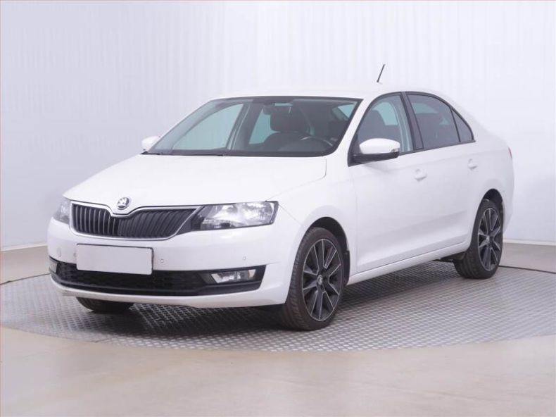 Škoda Rapid - hlavní fotka