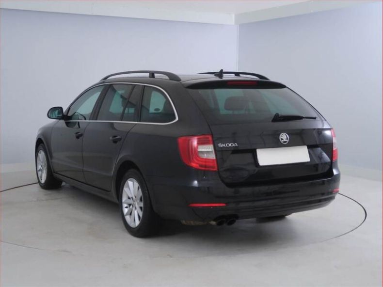 Škoda Superb - hlavní fotka
