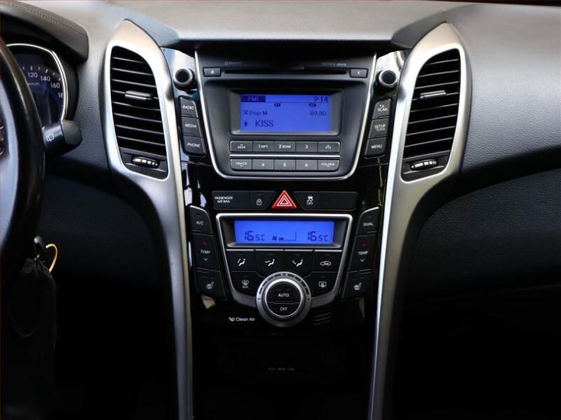 Hyundai i30 - hlavní fotka