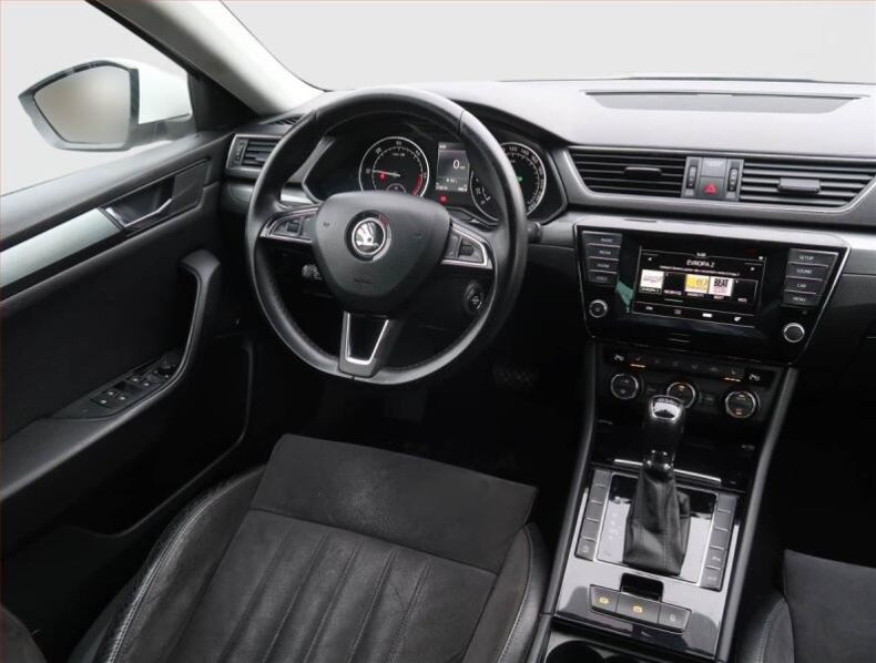 Škoda Superb - hlavní fotka