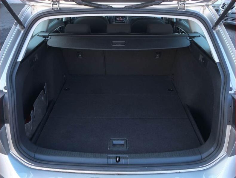 Volkswagen Golf - hlavní fotka