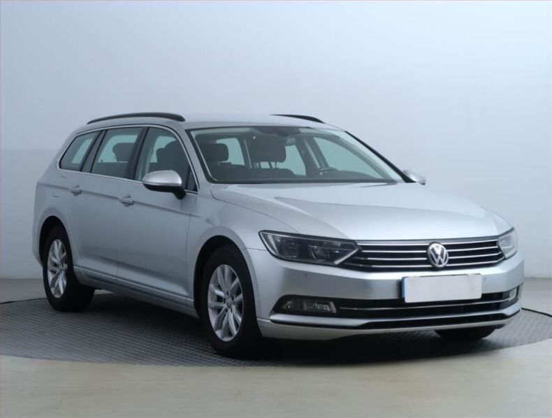Volkswagen Passat - hlavní fotka inzerátu