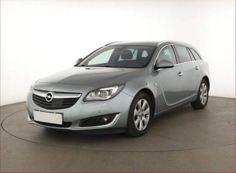 Opel Insignia - hlavní fotka