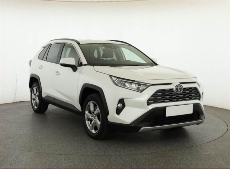 Toyota RAV 4 - hlavní fotka