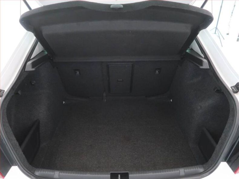 Škoda Rapid - hlavní fotka