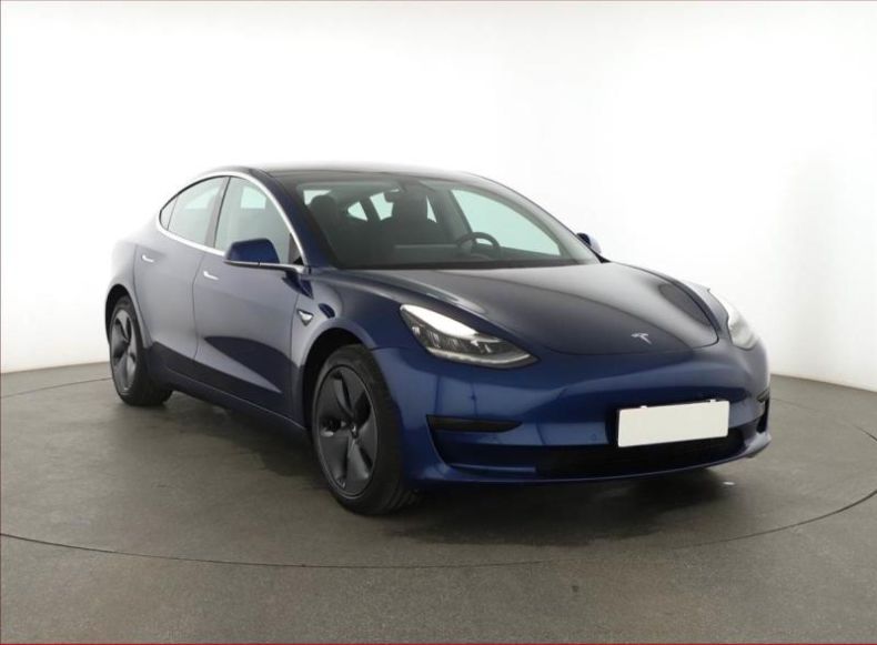 Tesla Model 3 - hlavní fotka inzerátu