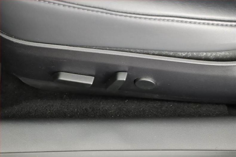 Tesla Model 3 - hlavní fotka