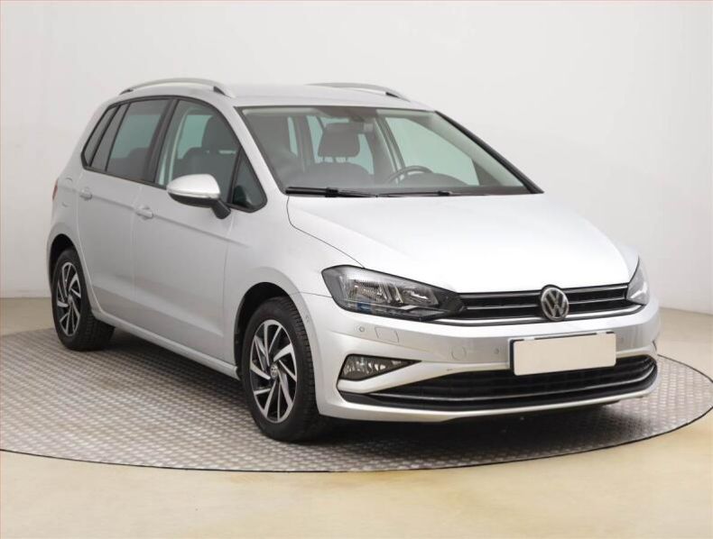 Volkswagen Golf - hlavní fotka