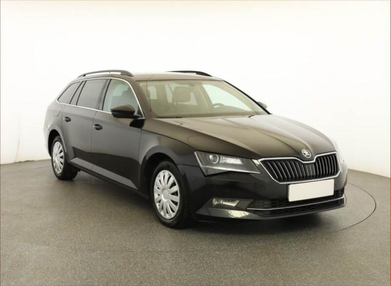 Škoda Superb - hlavní foto