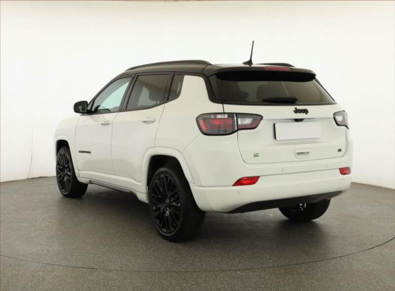 Jeep Compass - hlavní fotka
