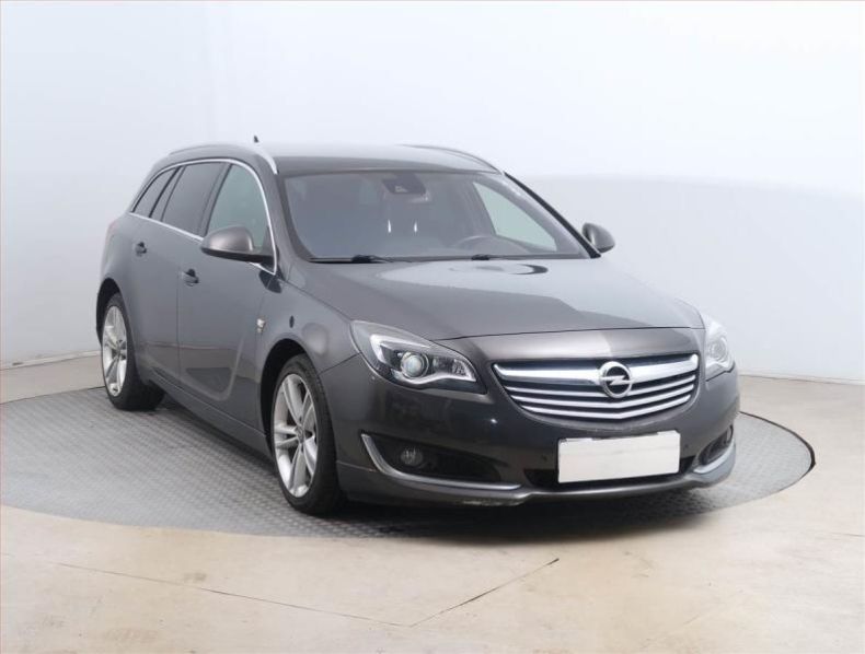 Opel Insignia - hlavní foto