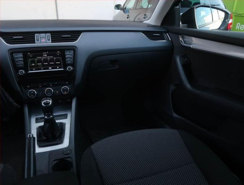 Škoda Octavia - hlavní fotka