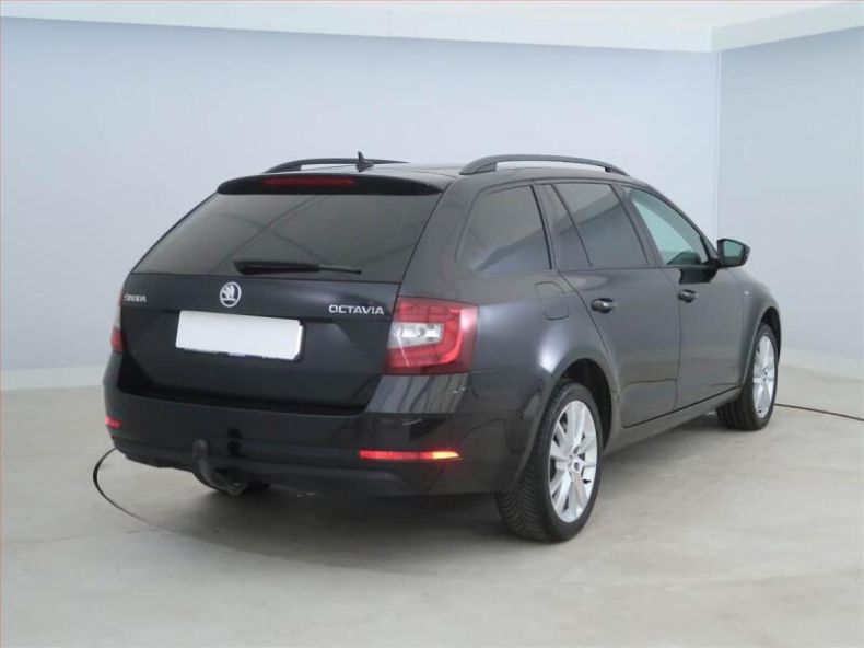Škoda Octavia - hlavní fotka