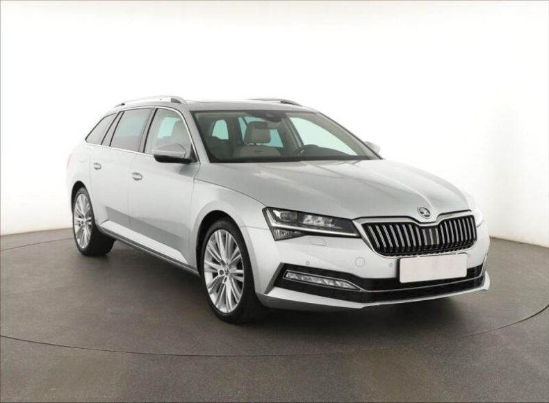Škoda Superb - hlavní foto
