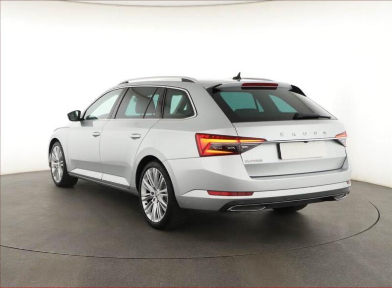 Škoda Superb - hlavní fotka