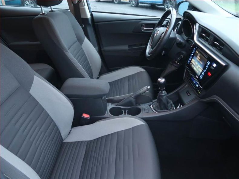 Toyota Auris - hlavní fotka