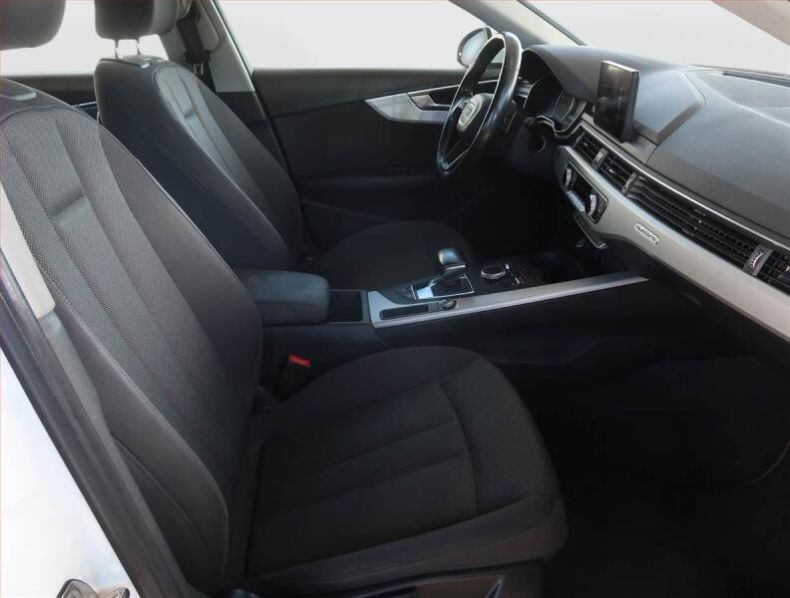 Audi A4 - hlavní fotka