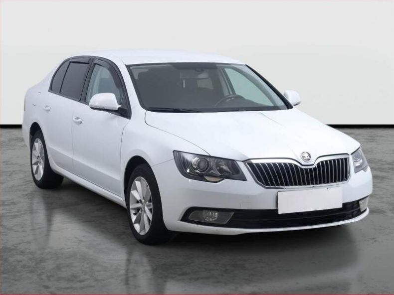 Škoda Superb - hlavní foto