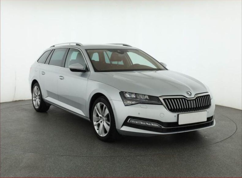 Škoda Superb - hlavní foto