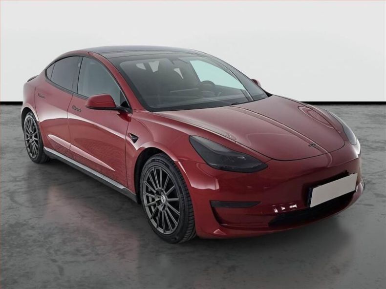 Tesla Model 3 - hlavní fotka inzerátu