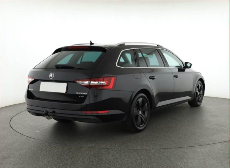 Škoda Superb - hlavní fotka
