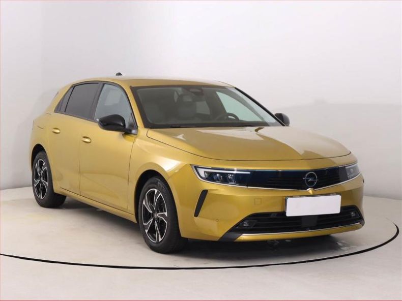 Opel Astra - hlavní fotka