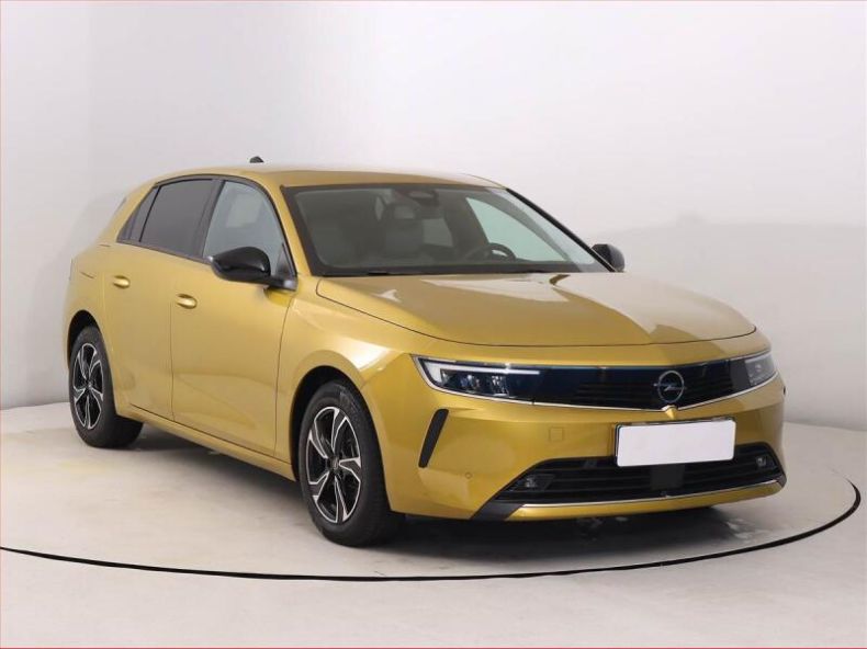 Opel Astra - hlavní foto