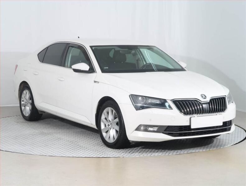 Škoda Superb - hlavní foto