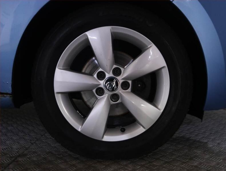 Škoda Rapid - hlavní fotka