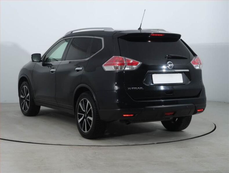 Nissan X-Trail - hlavní fotka