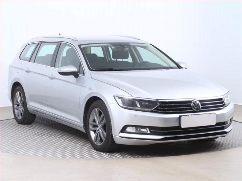 Volkswagen Passat - hlavní foto