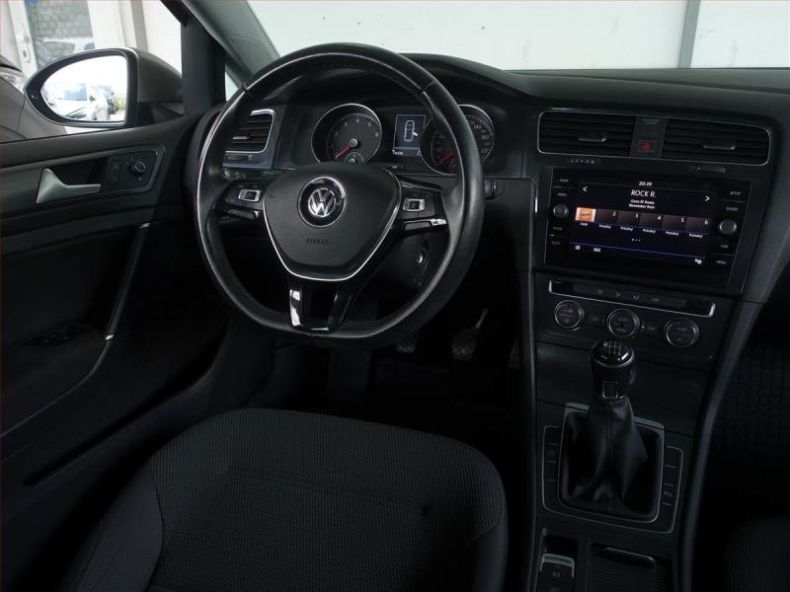 Volkswagen Golf - hlavní fotka inzerátu