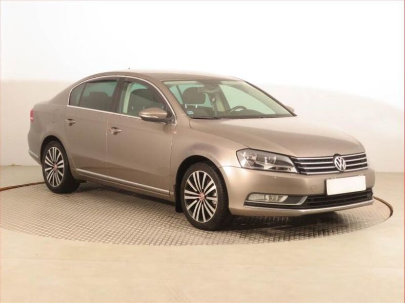 Volkswagen Passat - hlavní foto