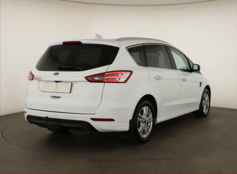 Ford S-MAX - hlavní fotka