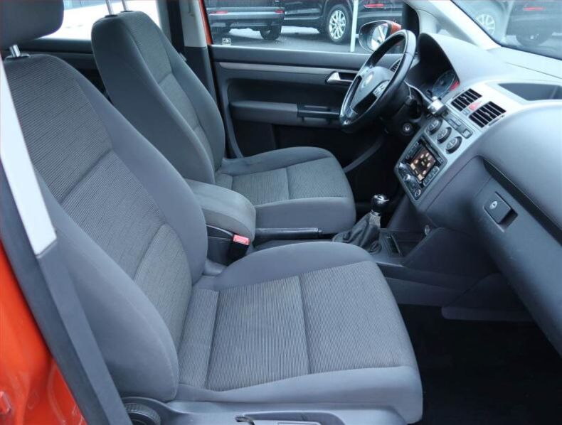 Volkswagen Touran - hlavní fotka