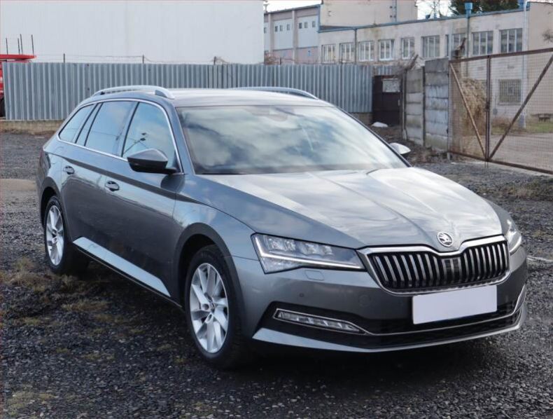 Škoda Superb - hlavní foto
