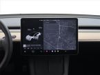 Tesla Model 3 - fotka číslo 10