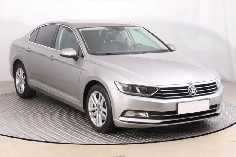 Volkswagen Passat - hlavní fotka inzerátu