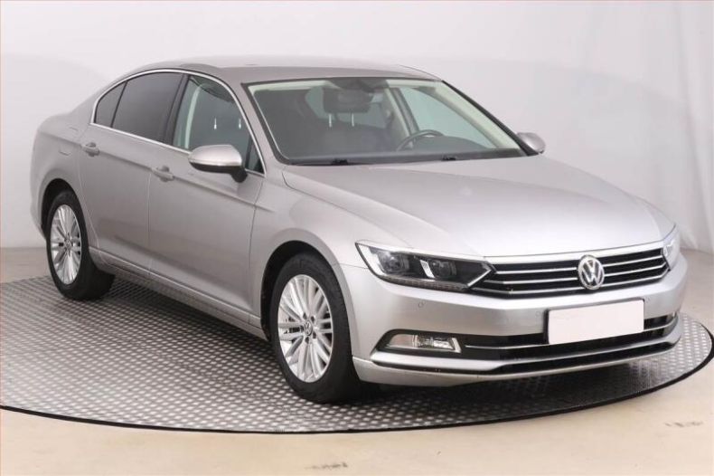 Volkswagen Passat - hlavní foto