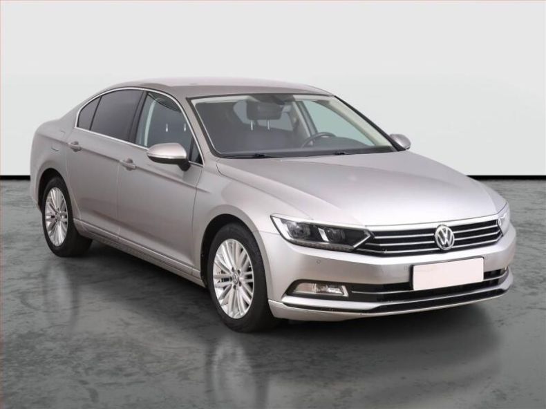 Volkswagen Passat - hlavní fotka inzerátu