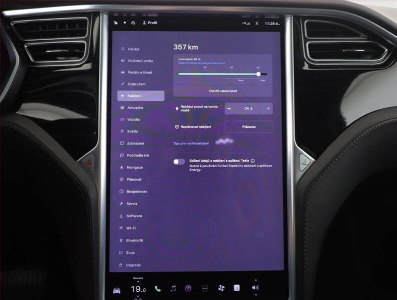 Tesla Model X - hlavní fotka