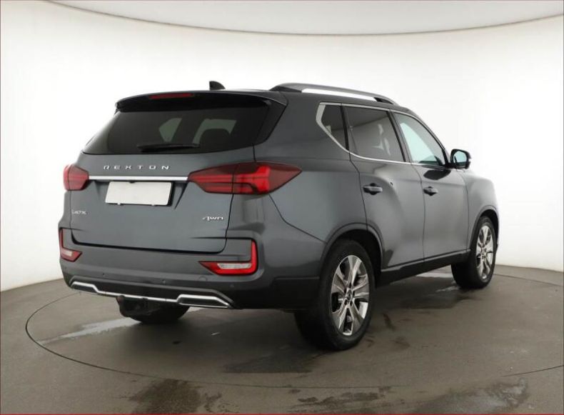 SsangYong Rexton - hlavní fotka