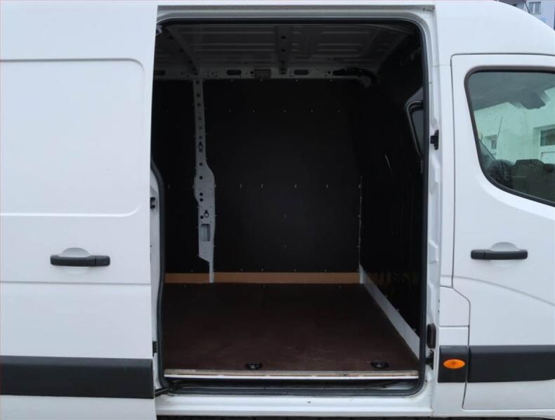 Nissan Interstar - hlavní fotka