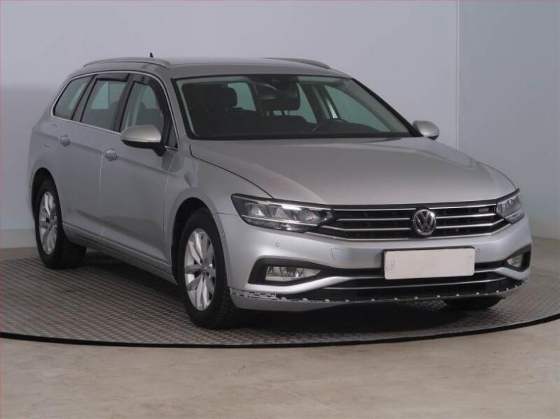 Volkswagen Passat - hlavní fotka