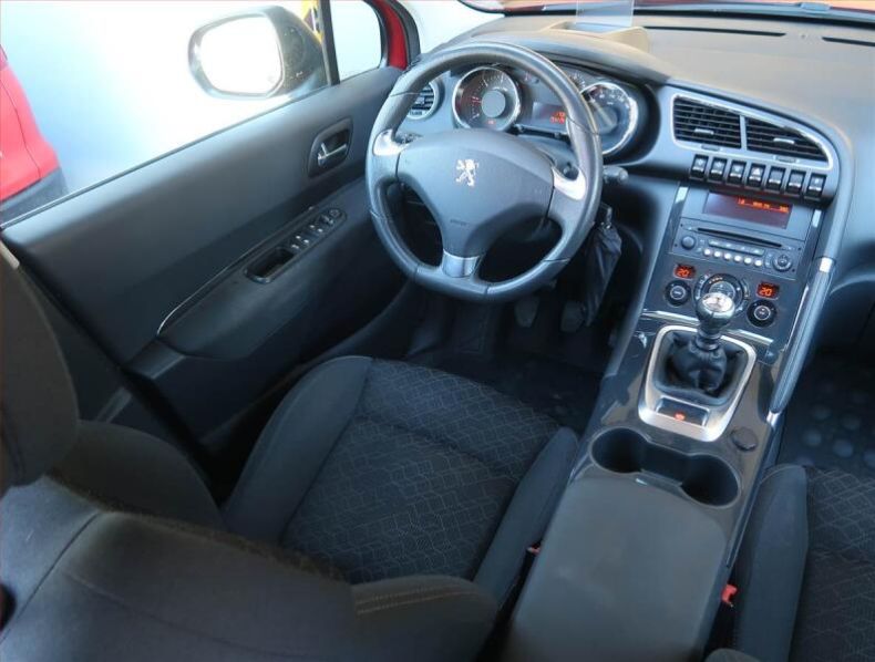 Peugeot 3008 - hlavní fotka