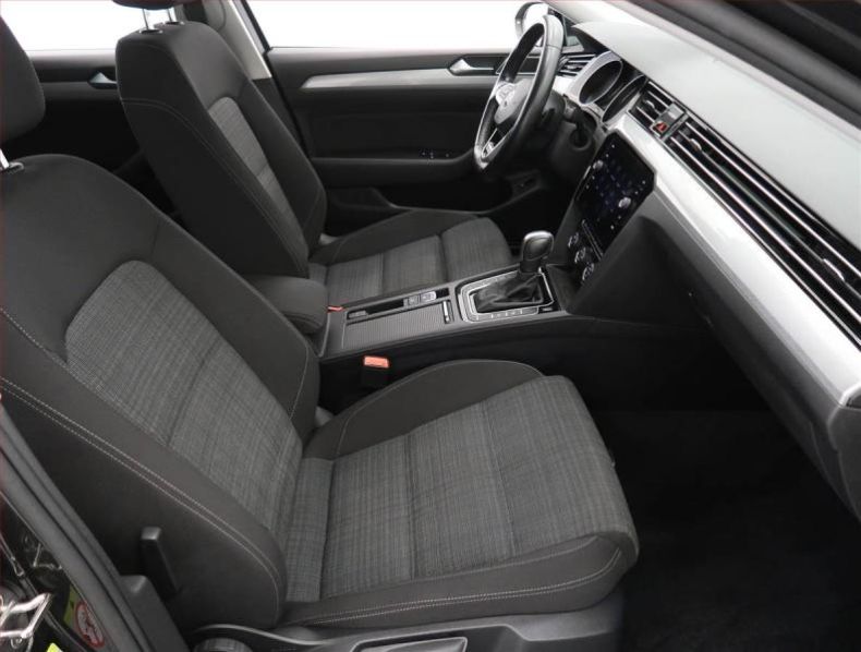 Volkswagen Passat - hlavní fotka